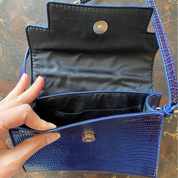 Forever 21 Faux Leather Blue Crossbody Purse Bag - Picture 4 of 8